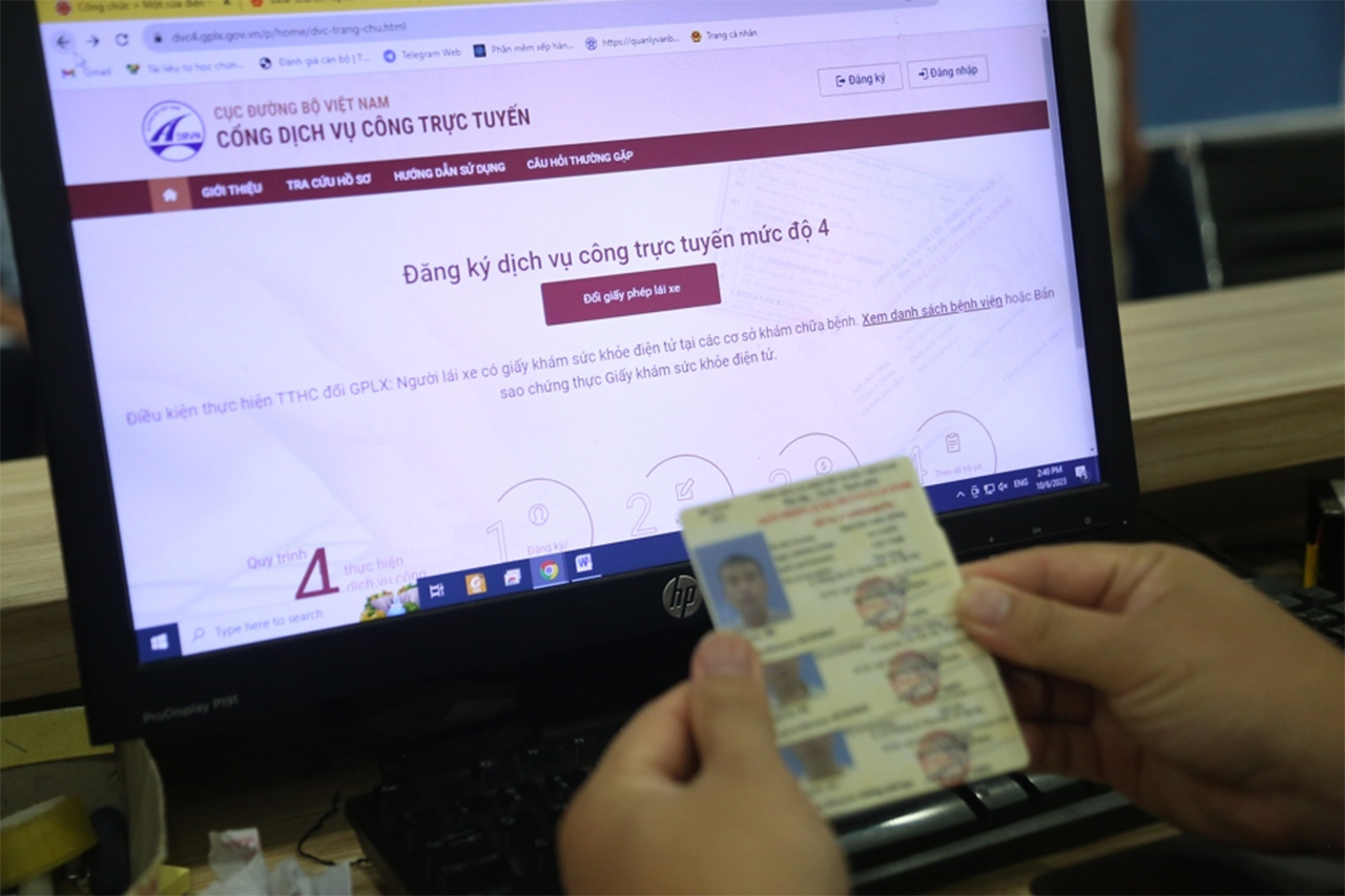 Chi tiết các bước đổi GPLX trực tuyến, nhận kết quả tại nhà. Công an không cấp, đổi GPLX qua điện thoại